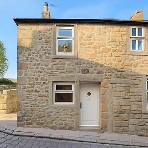  Holiday home Blossom Tree United Kingdom